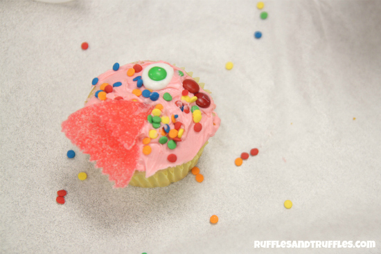 Rainbow fish cupcake 2