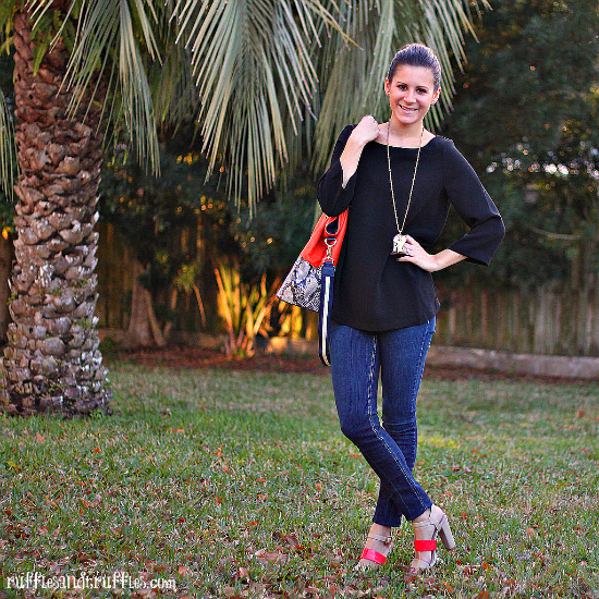 black tunic and neon shoes outfit 2