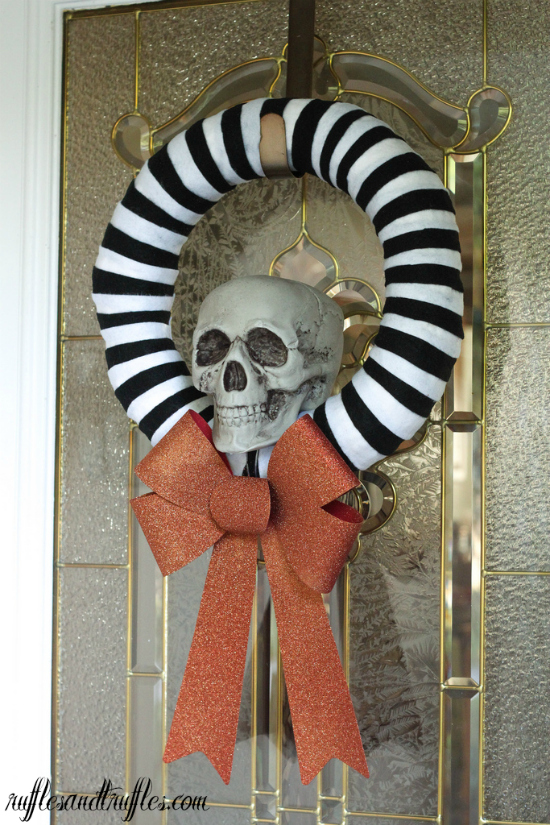 DIY Skull Bow Wreath